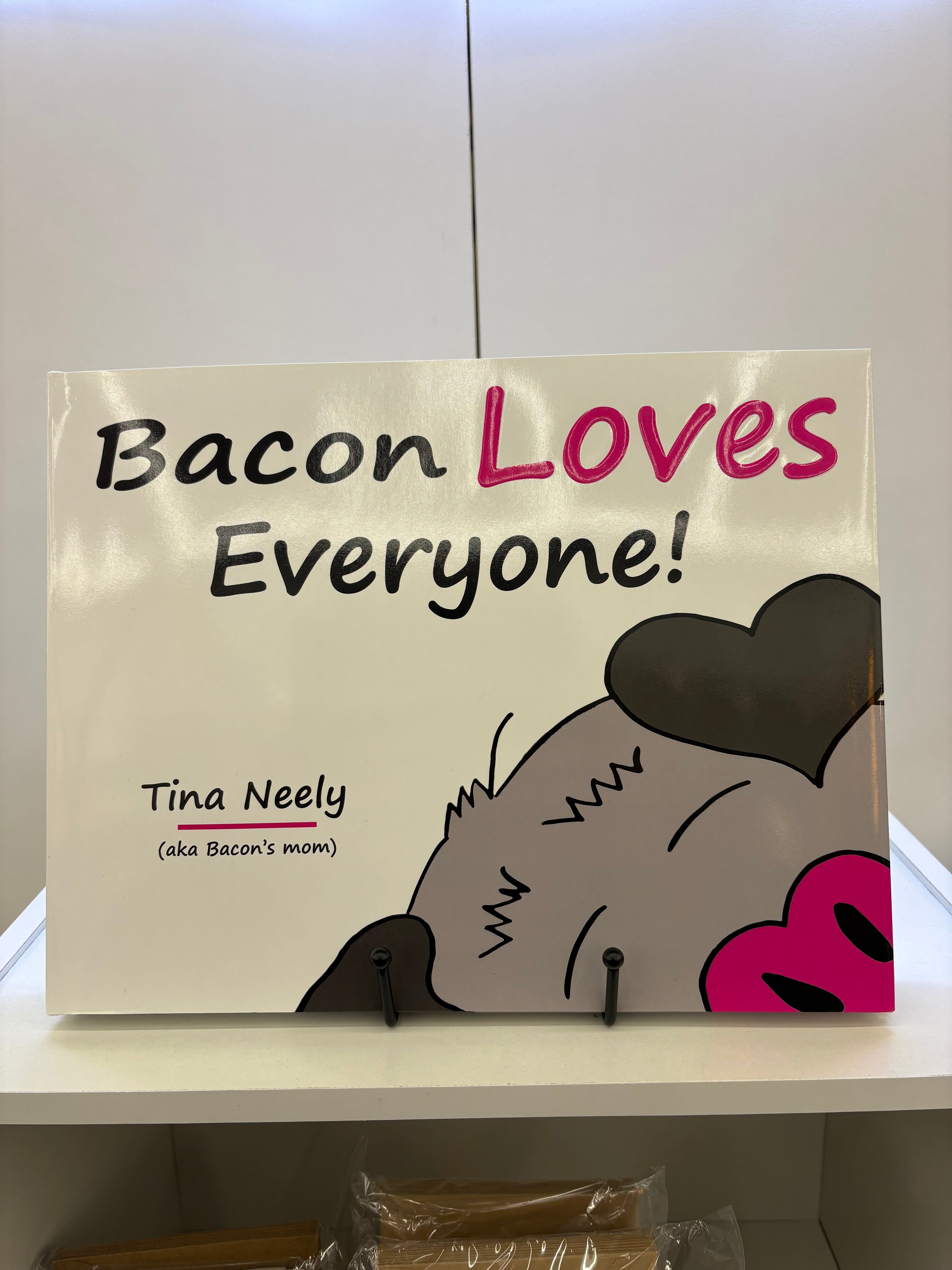 Bacon loves Everyone